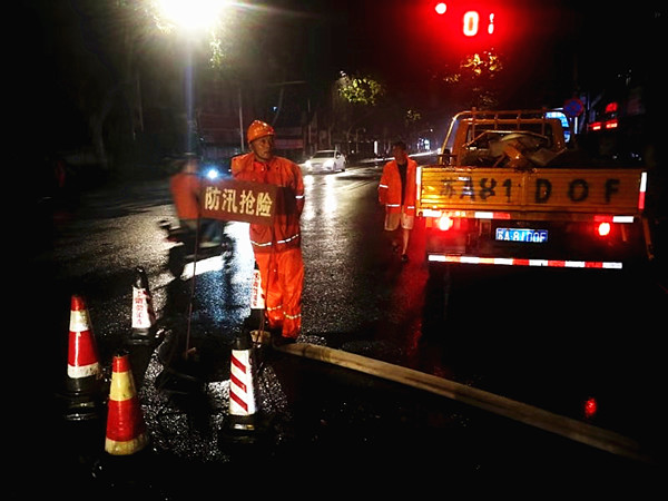 金固搶險(xiǎn)救援隊(duì)打贏防汛搶險(xiǎn)第一戰(zhàn)