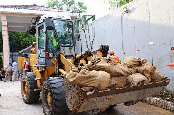 1596072498945728.jpg IMG_0174.JPG